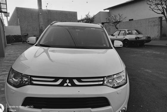 MITSUBISHI OUTLANDER 3.0 GT 4X4 V6 24V GASOLINA 4P AUTOMÁTICO
